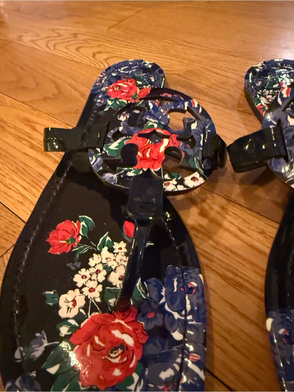 NEW Tory Burch Miller Navy Tea Party Floral Patent Leather Sandals - Picture 4 of 12